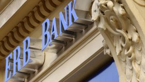 Bank ERB Evropsko-ruska-banka Чешский Национальный банк подал в суд на банк с российским капиталом ERB bank
