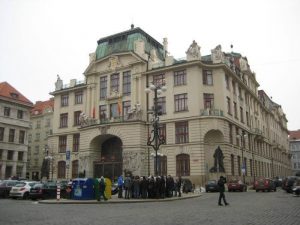 Praha Administrace На крыше здания администрации Праги будет пасека