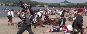 Ustek-dobyvani-jezera-chmelar-piratsky-den Новости Чехии пиратский день