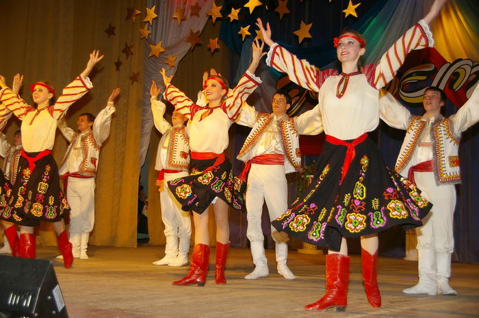 junost moldavskij tanec